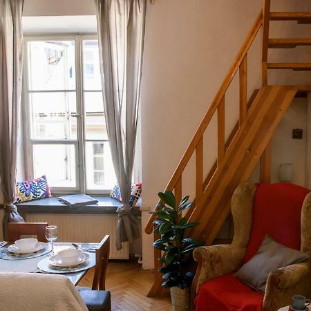 Old Town Folk Apartment Варшава Екстер'єр фото