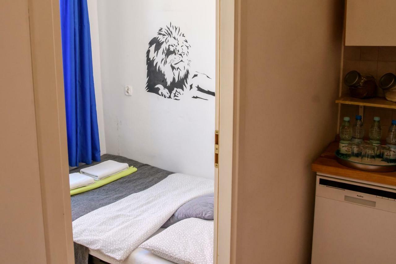 Old Town Folk Apartment Варшава Екстер'єр фото