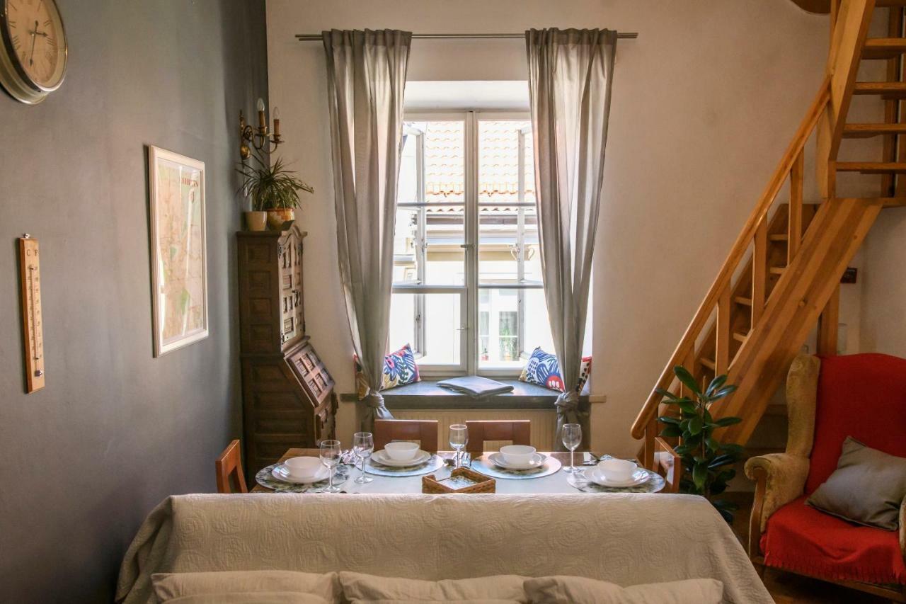 Old Town Folk Apartment Варшава Екстер'єр фото
